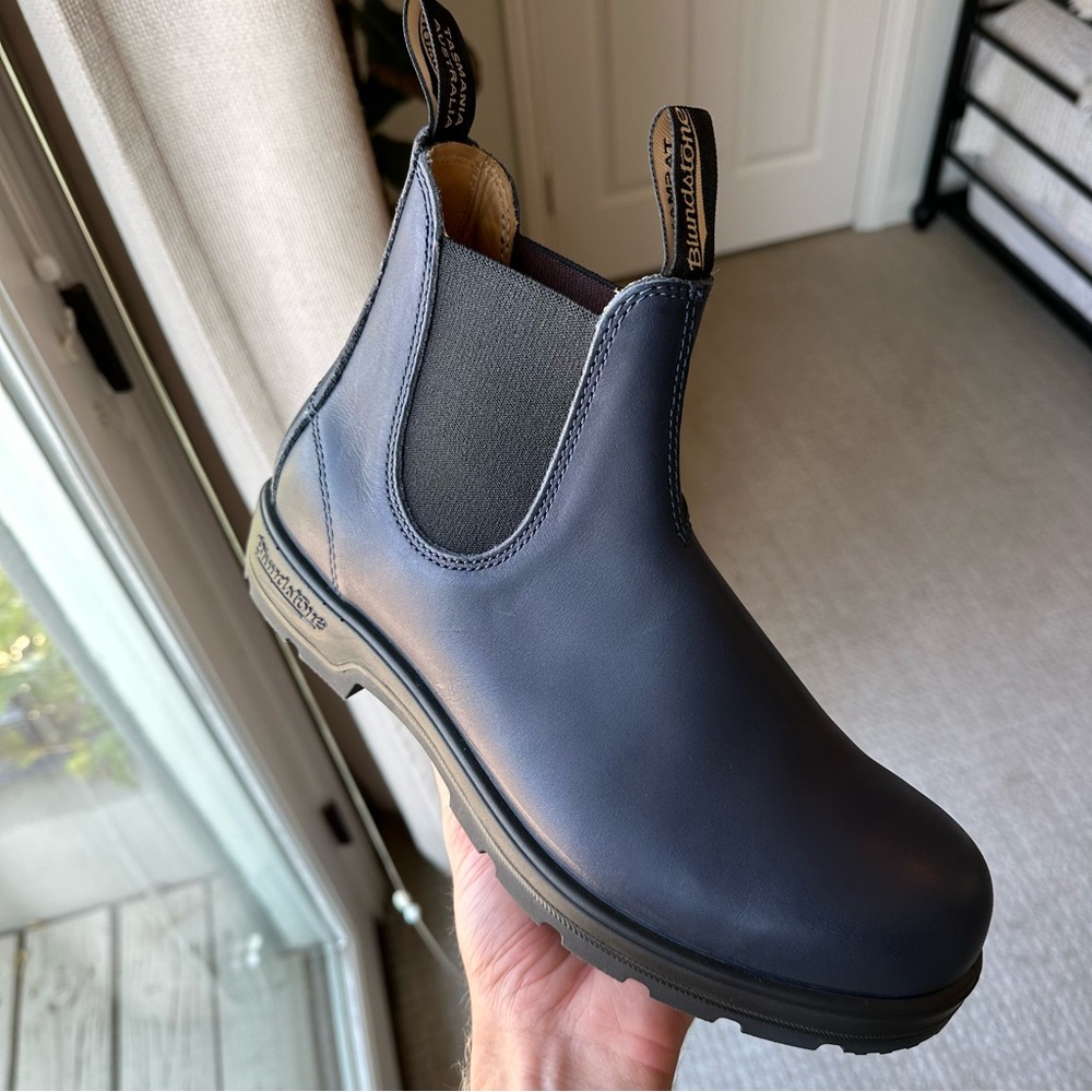 New! Navy Blundstone Boots